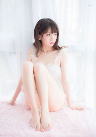 欧美黄色连帽大衣_BD英语高清完整版