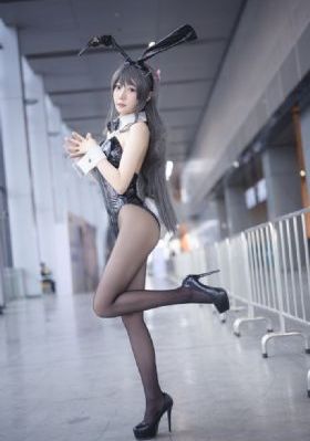 欧美大码真丝连衣裙_1080高清视频观看