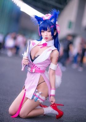 欧美人妖玩三人_720电影全集观看