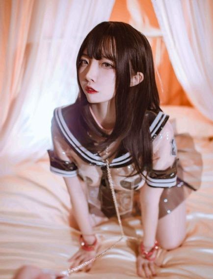 欧美老妇裸b_剧情片免费观看韩国